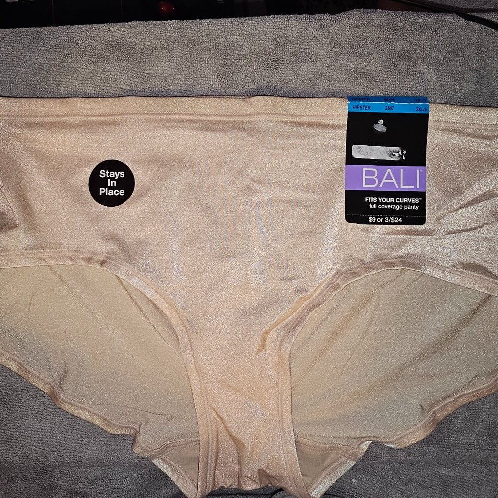 NWT Bali 2XL/9 Beige (Nude), Fits Your Curves HIPSTER Full Coverage Panty.